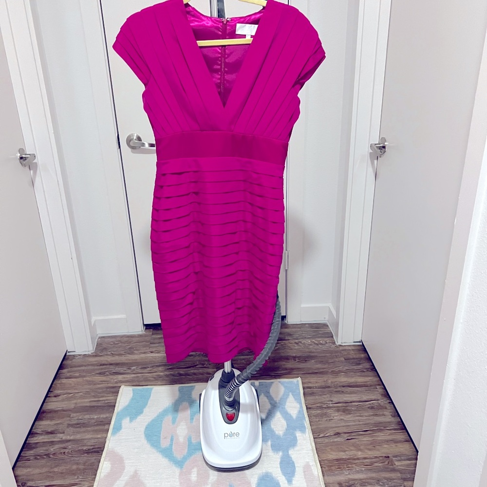 Badgley Mischika size 4 fuchsia dress